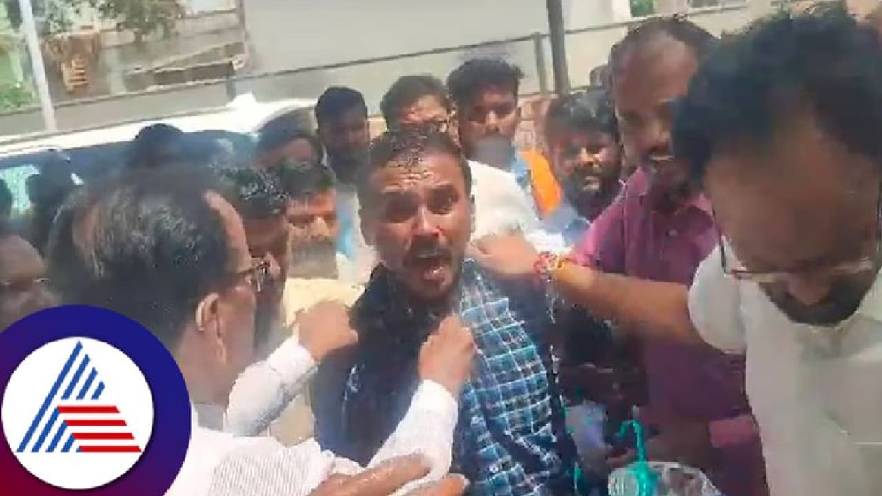 ಜಿಎಂ ಸಿದ್ದೇಶ್ವರ್ ಪತ್ನಿಗೆ ಬಿಜೆಪಿ ಟಿಕೆಟ್; ಪೆಟ್ರೋಲ್ ಸುರಿದುಕೊಂಡು ಆತ್ಮಹತ್ಯೆಗೆ ಯತ್ನಿಸಿದ ಯುವಕ! ಜಿಎಂ ಸಿದ್ದೇಶ್ವರ್ ಪತ್ನಿಗೆ ಬಿಜೆಪಿ ಟಿಕೆಟ್; ಪೆಟ್ರೋಲ್ ಸುರಿದುಕೊಂಡು ಆತ್ಮಹತ್ಯೆಗೆ ಯತ್ನಿಸಿದ ಯುವಕ!