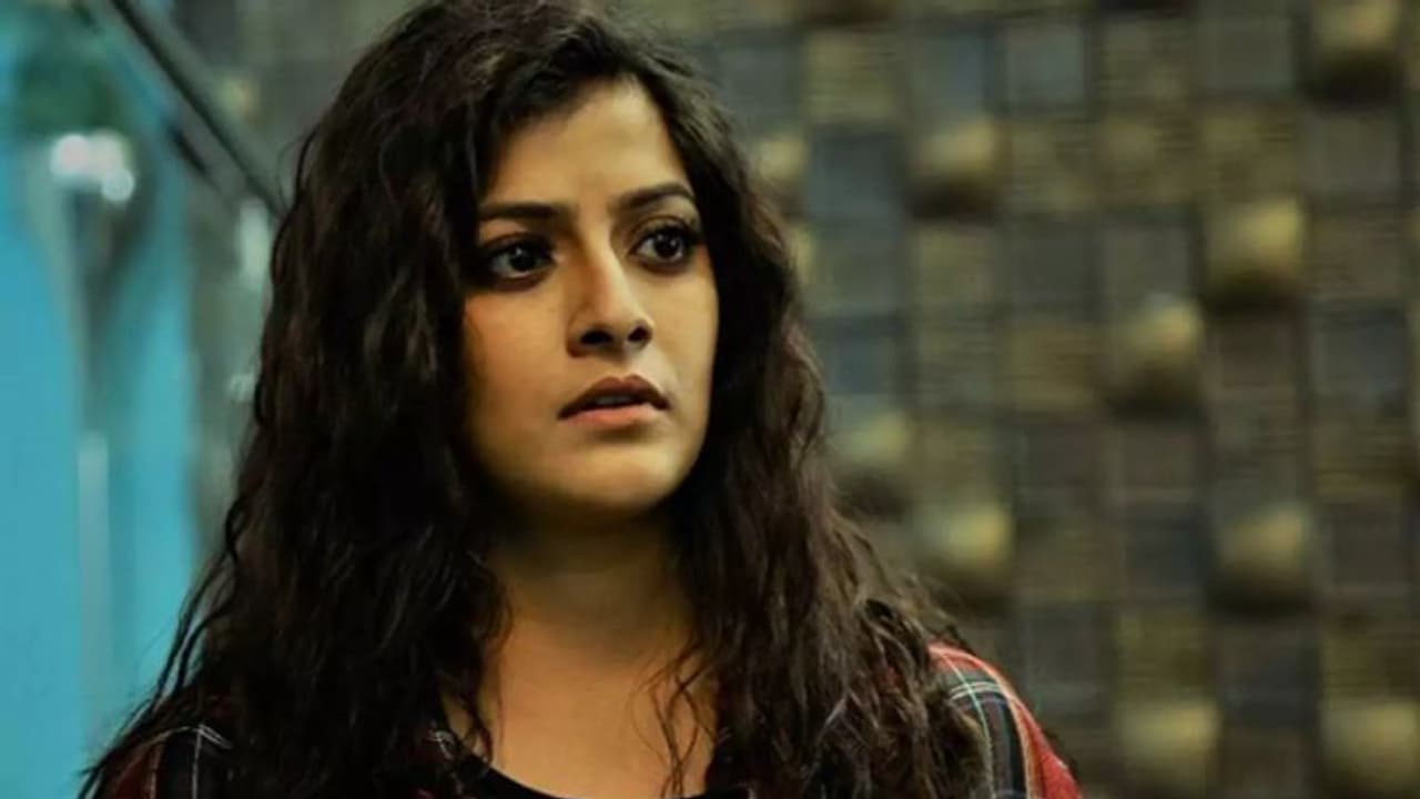 'എന്നെ അഞ്ചാറുപേർ ലൈംഗികമായി ഉപദ്രവിച്ചു'; ദുരനുഭവം പറഞ്ഞ് പൊട്ടിക്കരഞ്ഞ് വരലക്ഷ്മി 'എന്നെ അഞ്ചാറുപേർ ലൈംഗികമായി ഉപദ്രവിച്ചു'; ദുരനുഭവം പറഞ്ഞ് പൊട്ടിക്കരഞ്ഞ് വരലക്ഷ്മി