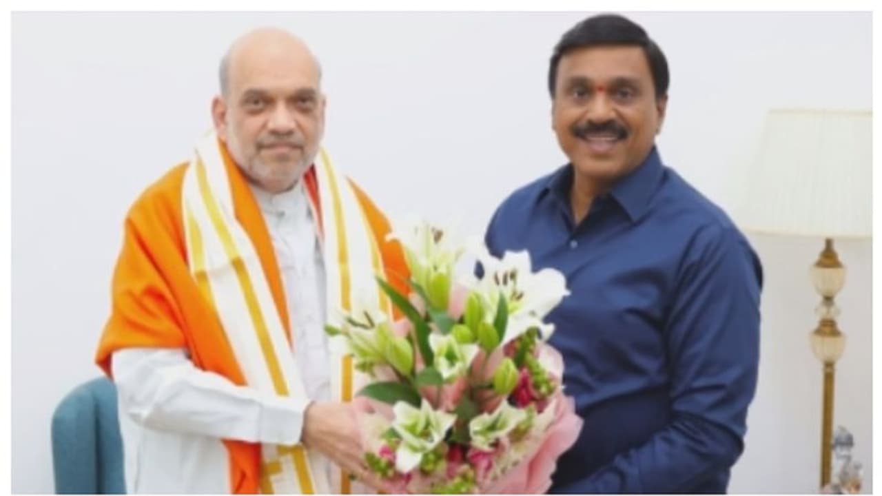 ಕಾಂಗ್ರೆಸ್ಗೆ ಕೈ ಕೊಟ್ಟು, ಬಿಜೆಪಿಯಲ್ಲಿ ಕೆಆರ್ಪಿಪಿ ವಿಲೀನ ಮಾಡಿದ ಶಾಸಕ ಜನಾರ್ಧನರೆಡ್ಡಿ! ಕಾಂಗ್ರೆಸ್ಗೆ ಕೈ ಕೊಟ್ಟು, ಬಿಜೆಪಿಯಲ್ಲಿ ಕೆಆರ್ಪಿಪಿ ವಿಲೀನ ಮಾಡಿದ ಶಾಸಕ ಜನಾರ್ಧನರೆಡ್ಡಿ!