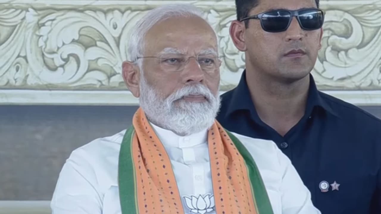 పల్నాడుకు చేరుకున్న ప్రధాని నరేంద్ర మోడీ.. 