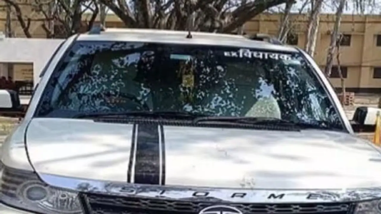 UP News: "EX विधायक" का शौक बना युवक को भारी, पुलिस ने ऐसे सिखाया सबक