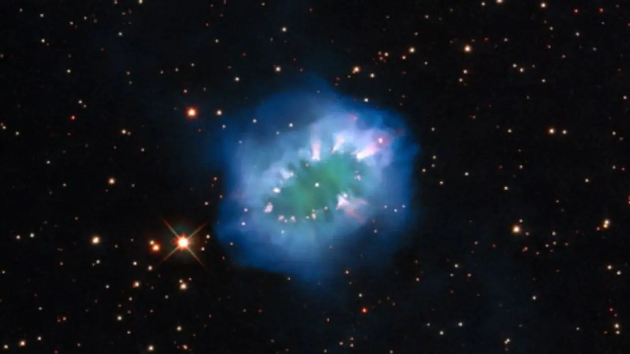 பூமியிலிருந்து 15,000 ஒளி ஆண்டுகள் தொலைவில்.. கண்களை கவரும் "Cosmic Jewelry" NASA வெளியிட்ட லேட்டஸ்ட் தகவல்! பூமியிலிருந்து 15,000 ஒளி ஆண்டுகள் தொலைவில்.. கண்களை கவரும் "Cosmic Jewelry" NASA வெளியிட்ட லேட்டஸ்ட் தகவல்!