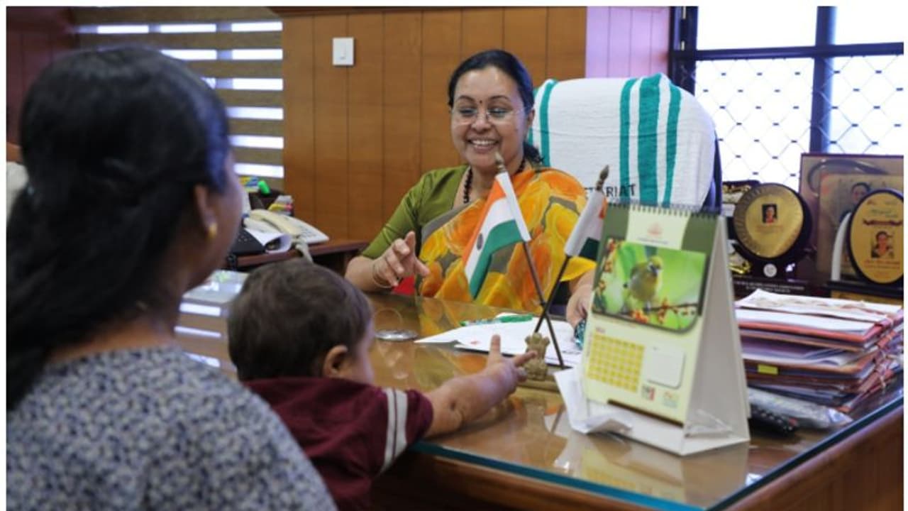 ഗുരുവായൂരിൽ കുഞ്ഞിന് ചികിത്സ സഹായം ചോദിച്ചെത്തിയ അമ്മയെ അധിക്ഷേപിച്ചു, പിന്നാലെ മന്ത്രി ഇടപെട്ടു; ചികിത്സ റെഡി