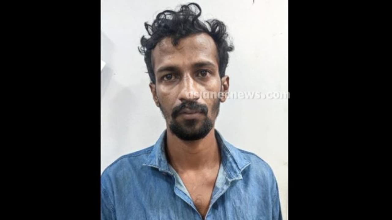  പണം നല്‍കിയില്ല, അച്ഛനെ മകൻ അടിച്ചു കൊന്നു; നാടിനെ നടുക്കിയ കൊലയിൽ പ്രതി അറസ്റ്റിൽ