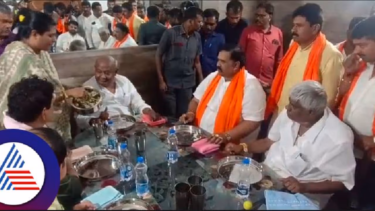 ಸಿದ್ದರಾಮಯ್ಯ ಸ್ವಜಾತಿಯವರನ್ನೇ ಬೆಳೆಯಲು ಬಿಡಲಿಲ್ಲ: ಎಚ್‌ಡಿ ದೇವೇಗೌಡ ವಾಗ್ದಾಳಿ