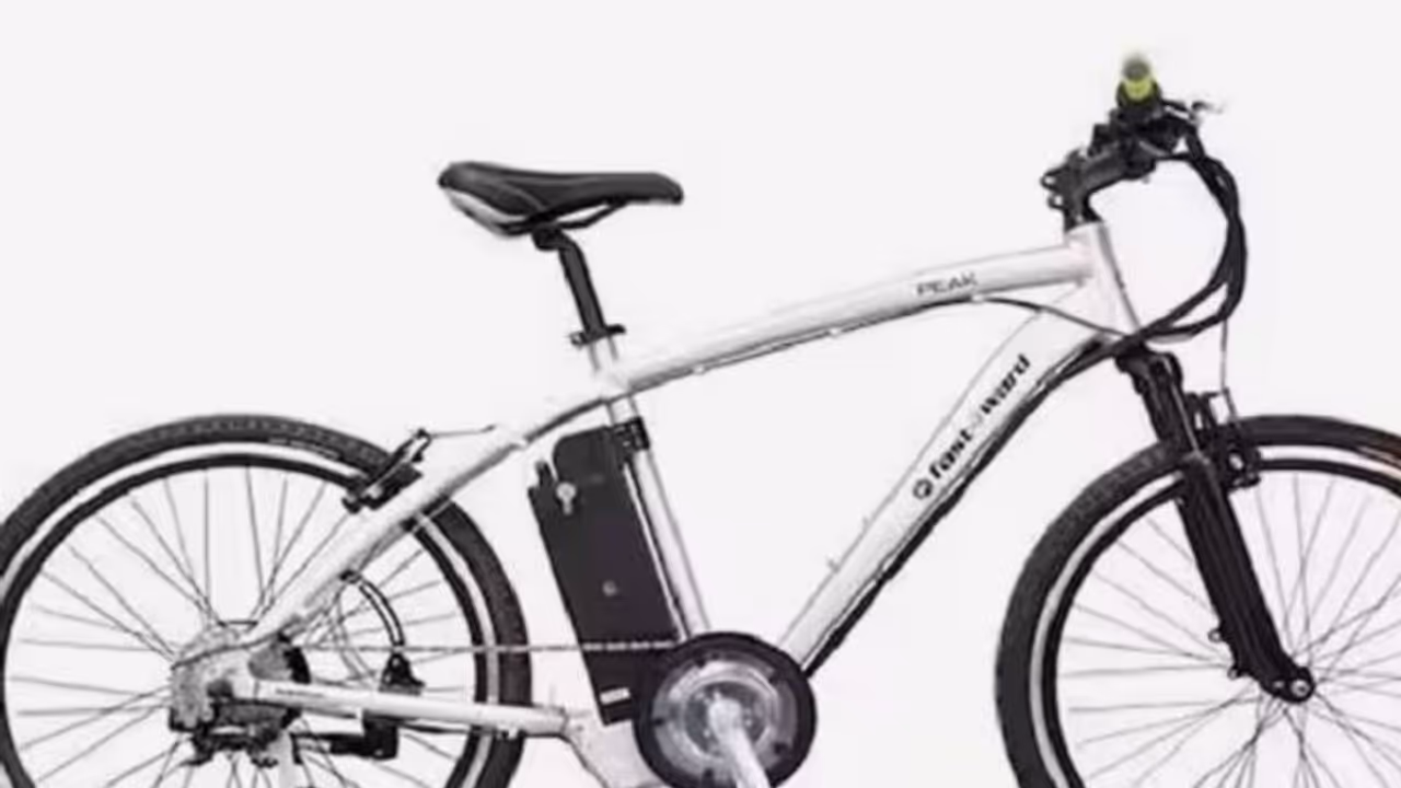 కేవలం 2 వేలకే ఎలక్ట్రిక్ సైకిల్.. ఒక్కసారి ఛార్జ్ చేస్తే 150కి.మీ.. కేవలం 2 వేలకే ఎలక్ట్రిక్ సైకిల్.. ఒక్కసారి ఛార్జ్ చేస్తే 150కి.మీ..