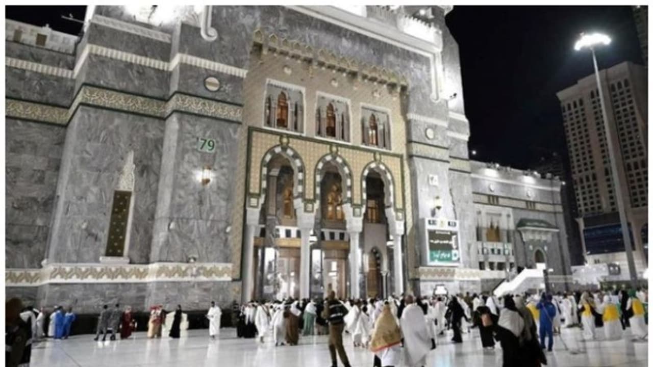 റമദാനിലെ തിരക്ക്: മക്കയിൽ ഉംറ തീർഥാടകർക്ക് പ്രത്യേക സൗകര്യങ്ങൾ റമദാനിലെ തിരക്ക്: മക്കയിൽ ഉംറ തീർഥാടകർക്ക് പ്രത്യേക സൗകര്യങ്ങൾ