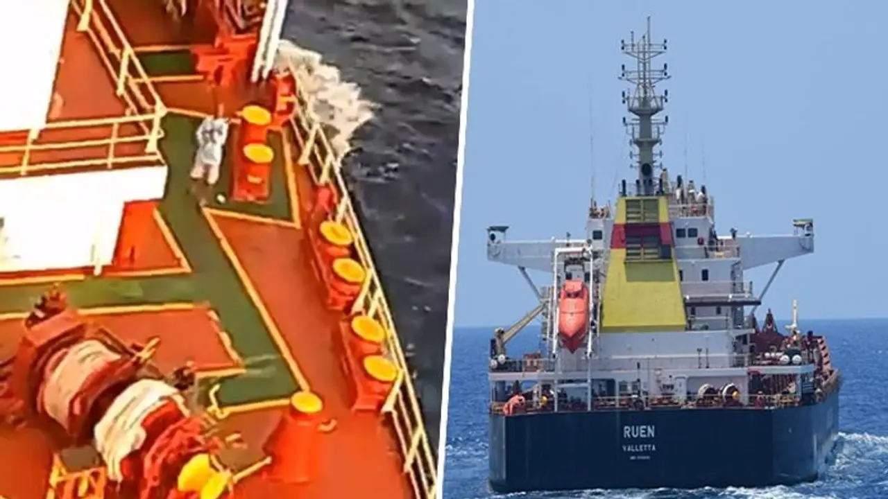 Indian Navy thwarts Somali pirate hijacking attempt, engages in self defence (WATCH) Indian Navy thwarts Somali pirate hijacking attempt, engages in self defence (WATCH)