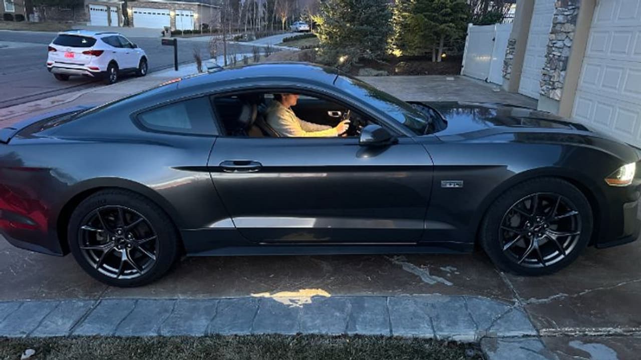 ക്യാൻസർ പോരാട്ടത്തിൽ മകന് മുന്നിലുള്ളത് മാസങ്ങൾ മാത്രം, 18കാരനായി അമ്പരപ്പിക്കുന്ന സമ്മാനവുമായി കുടുംബം 