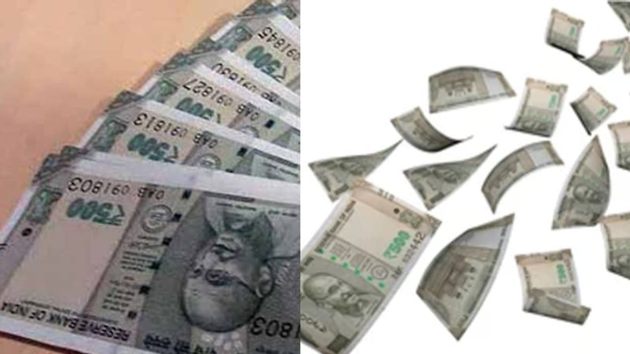 കൊച്ചിയിലെ നിരത്തുകളിൽ പാറിപ്പറന്ന് 500ന്റെ നോട്ടുകൾ; പെറുക്കിയെടുത്തവർ ഇക്കാര്യം കേൾക്കണം, ഉടമയുടെ വാക്കുകൾ കൊച്ചിയിലെ നിരത്തുകളിൽ പാറിപ്പറന്ന് 500ന്റെ നോട്ടുകൾ; പെറുക്കിയെടുത്തവർ ഇക്കാര്യം കേൾക്കണം, ഉടമയുടെ വാക്കുകൾ