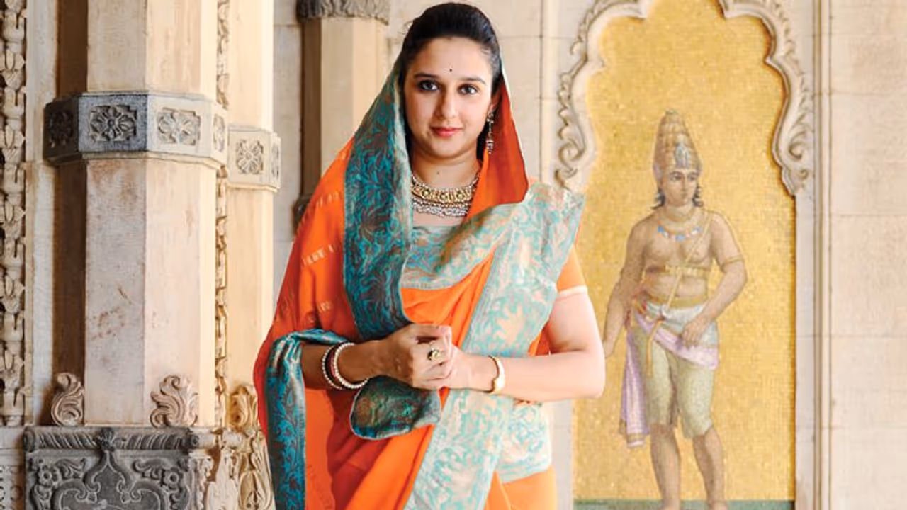 ಅಂಬಾನಿಯ 15000 ಕೋಟಿಯ ಅಂಟಿಲಿಯಾಗಿಂತ ಮೂರು ಪಟ್ಟು ದೊಡ್ಡದು ಈ ಮಹಿಳೆಯ ಐಷಾರಾಮಿ ಬಂಗಲೆ!