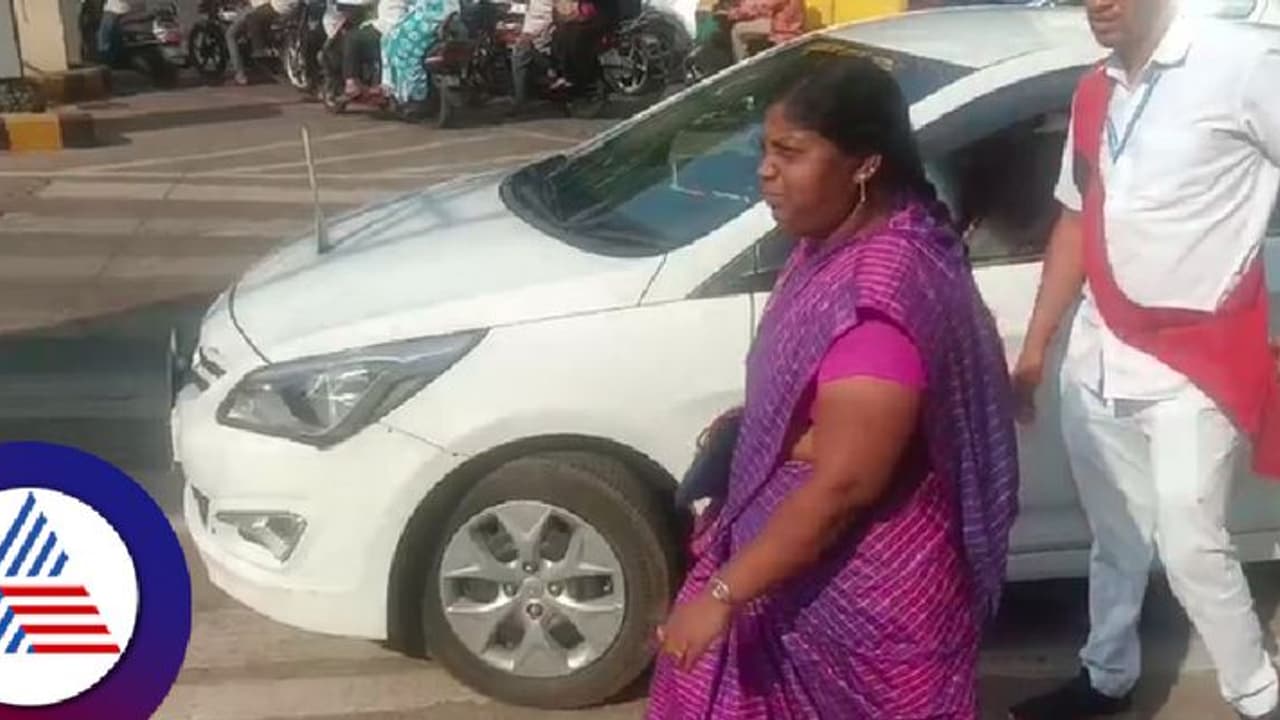 ನೀತಿ ಸಂಹಿತೆ ಜಾರಿ ಬೆನ್ನಲ್ಲೇ ನಡುರಸ್ತೆಯಲ್ಲಿ ಸರ್ಕಾರಿ ವಾಹನ ಬಿಟ್ಟು ಆಟೋದಲ್ಲಿ ಮನೆಗೆ ಹೊರಟ ಬೆಳಗಾವಿ ಮೇಯರ್!