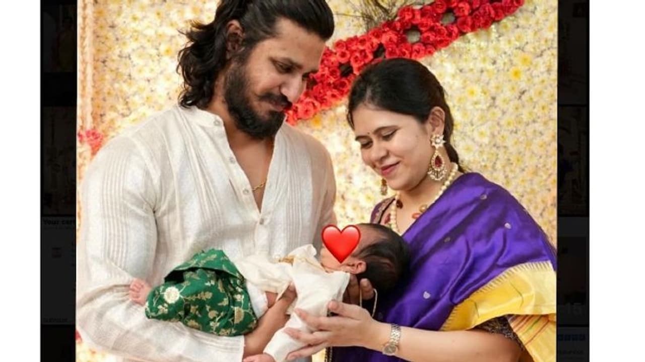 హీరో నిఖిల్ ఇంట్లో సెలెబ్రేషన్స్.. కొడుక్కి వైభవంగా బారసాల వేడుక హీరో నిఖిల్ ఇంట్లో సెలెబ్రేషన్స్.. కొడుక్కి వైభవంగా బారసాల వేడుక