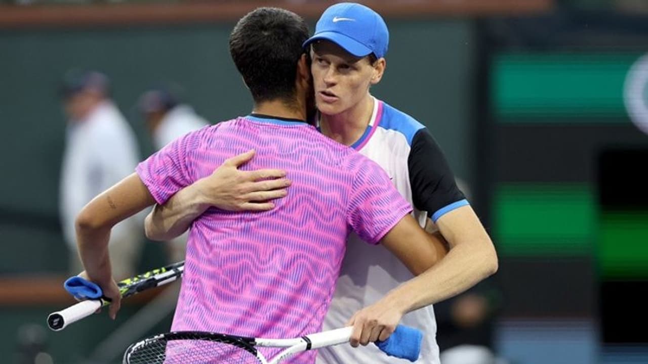 Carlos Alcaraz ends Jannik Sinner's winning streak to reach Indian Wells final Carlos Alcaraz ends Jannik Sinner's winning streak to reach Indian Wells final