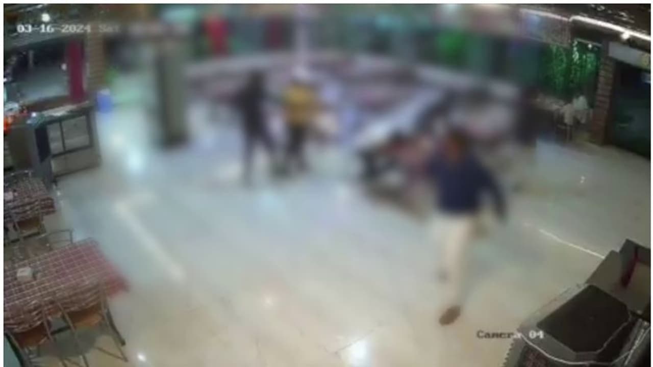 തലയ്ക്ക് വെടിവച്ചിട്ടു, താഴെ വീണപ്പോൾ വെട്ടിക്കൊന്നു; കുടിപ്പക തീർത്ത് പൂനെയിൽ ഗുണ്ടാസംഘങ്ങൾ