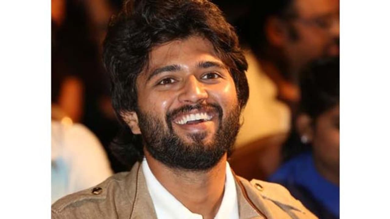 లవ్ మ్యారేజ్ అని కంఫర్మ్ చేసిన విజయ్ దేవరకొండ.. నాకూ పిల్లలు కావాలి, కాకపోతే.. లవ్ మ్యారేజ్ అని కంఫర్మ్ చేసిన విజయ్ దేవరకొండ.. నాకూ పిల్లలు కావాలి, కాకపోతే..