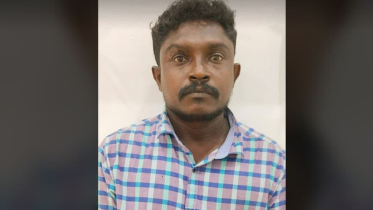 ഭാര്യയുമായി വാക്കുതർക്കം, പിന്നാലെ തലയിൽ വെട്ടി കൊലപ്പെടുത്താൻ ശ്രമം, ഭർത്താവ് അറസ്റ്റിൽ ഭാര്യയുമായി വാക്കുതർക്കം, പിന്നാലെ തലയിൽ വെട്ടി കൊലപ്പെടുത്താൻ ശ്രമം, ഭർത്താവ് അറസ്റ്റിൽ