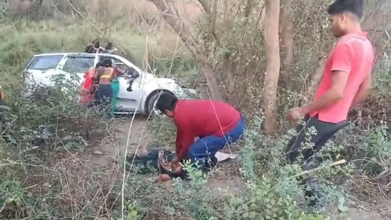 Bihar News: खगड़िया में रफ्तार बनी काल,  SUV कार ट्रैक्टर से टकराई, 9 बारातियों की मौत