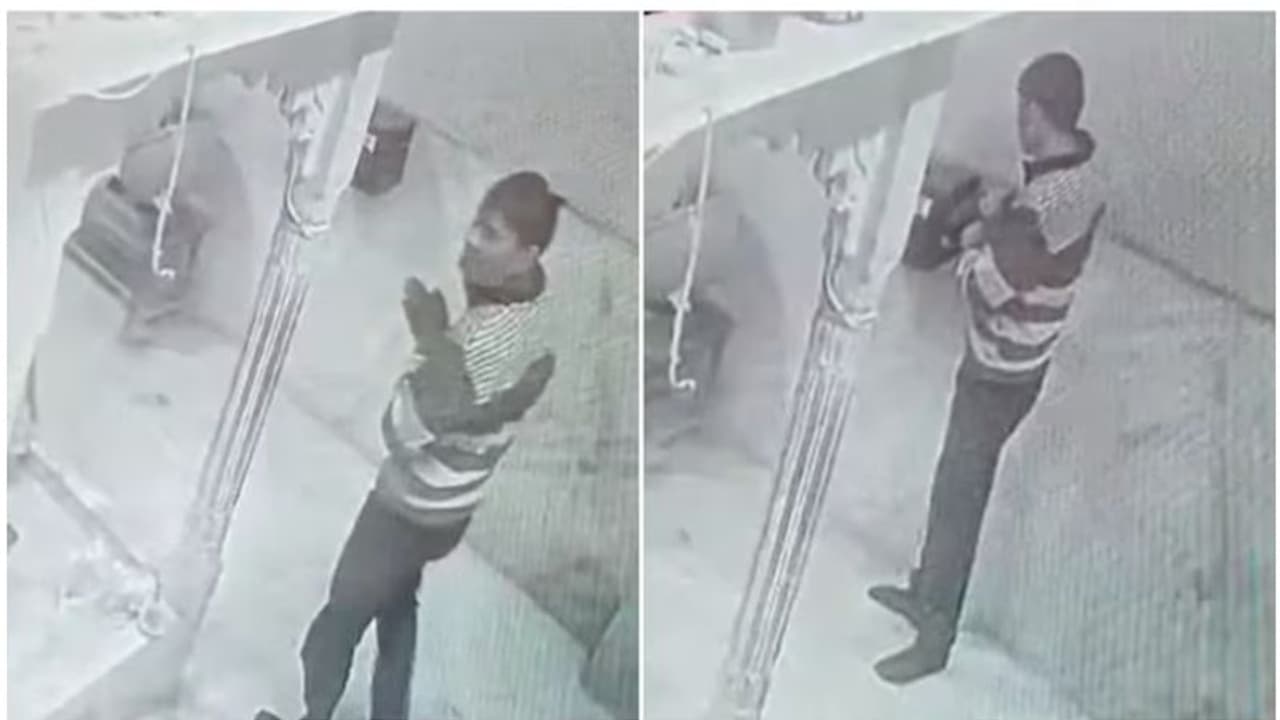 ആദ്യം ദൈവത്തെ തൊഴുത് വണങ്ങും, പിന്നെ ഭണ്ഡാരം കുത്തിപ്പൊളിക്കും; ഒടുവിൽ സിസിടിവിയിൽ കുടുങ്ങി, അറസ്റ്റ് ആദ്യം ദൈവത്തെ തൊഴുത് വണങ്ങും, പിന്നെ ഭണ്ഡാരം കുത്തിപ്പൊളിക്കും; ഒടുവിൽ സിസിടിവിയിൽ കുടുങ്ങി, അറസ്റ്റ്