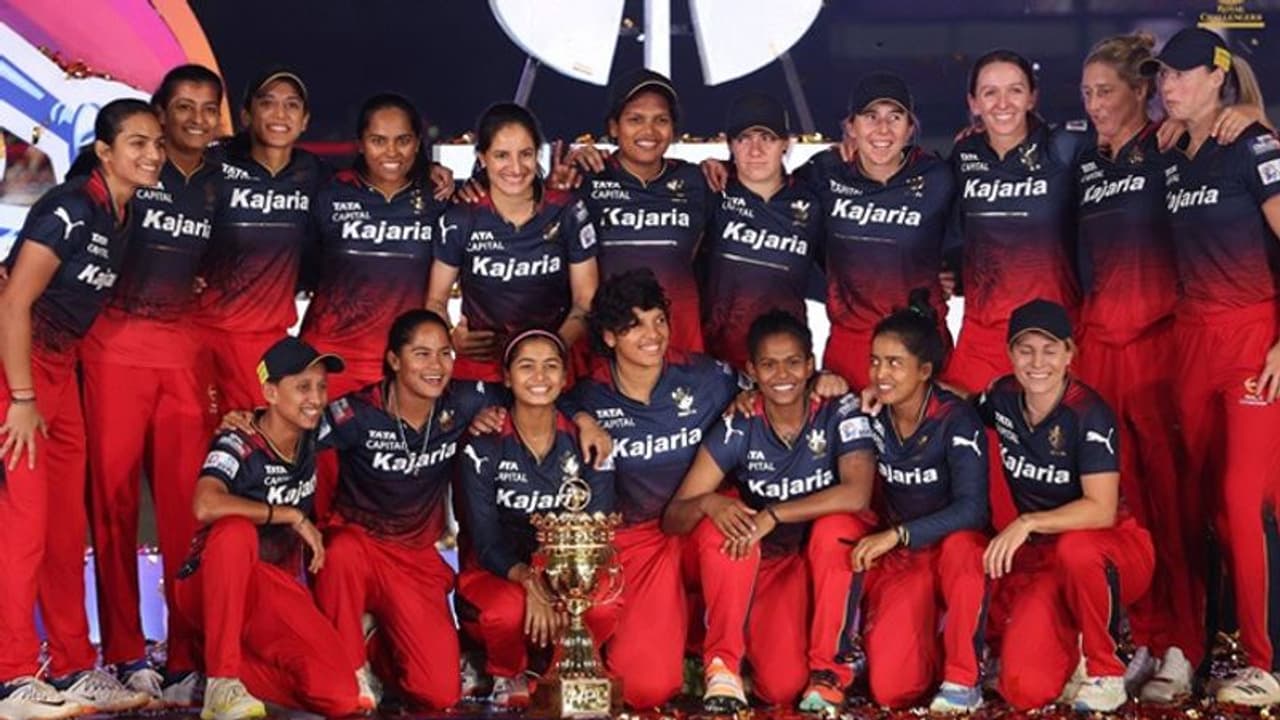 ಸ್ಮೃತಿ, ಪೆರ್ರಿ, ಶ್ರೇಯಾಂಕ ಸೇರಿ 14 ಮಂದಿಯನ್ನು ಹಾಲಿ ಚಾಂಪಿಯನ್ ಆರ್‌ಸಿಬಿಗೆ ರಿಟೈನ್‌