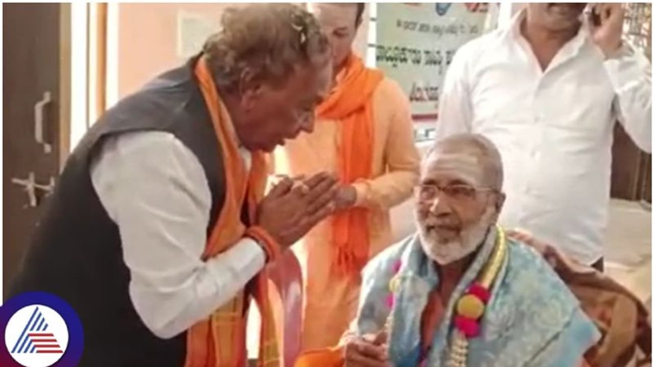 ಕರ್ನಾಟಕ ಬಿಜೆಪಿ ಒಂದು ವಂಶ, ಒಂದು ಕುಟುಂಬದ ಕಪಿಮುಷ್ಠಿಯಲ್ಲಿದೆ; ಕೆ.ಎಸ್. ಈಶ್ವರಪ್ಪ ಆರೋಪ ಕರ್ನಾಟಕ ಬಿಜೆಪಿ ಒಂದು ವಂಶ, ಒಂದು ಕುಟುಂಬದ ಕಪಿಮುಷ್ಠಿಯಲ್ಲಿದೆ; ಕೆ.ಎಸ್. ಈಶ್ವರಪ್ಪ ಆರೋಪ