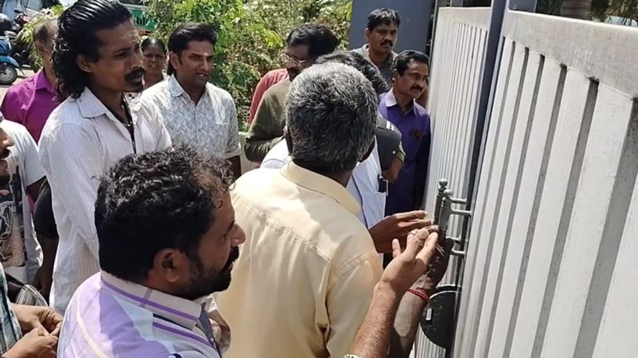 பிரதமர் மோடி வருகை; தனியார் பள்ளிகளுக்கு வெடிகுண்டு மிரட்டல்; கோவையில் உச்சகட்ட பரபரப்பு பிரதமர் மோடி வருகை; தனியார் பள்ளிகளுக்கு வெடிகுண்டு மிரட்டல்; கோவையில் உச்சகட்ட பரபரப்பு