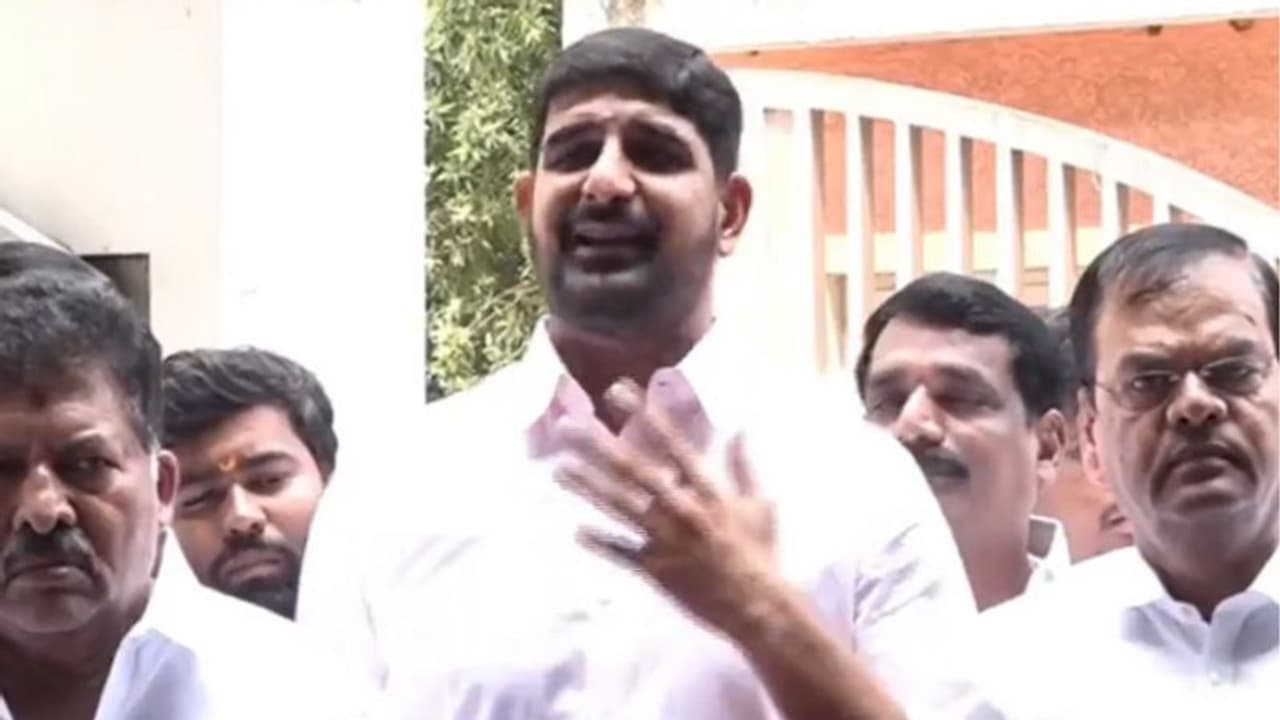 పాడి కౌశిక్ రెడ్డి నోట జగన్ పాపులర్ డైలాగ్.. ‘మీరు కొట్టారు మేం తీసుకున్నాం’