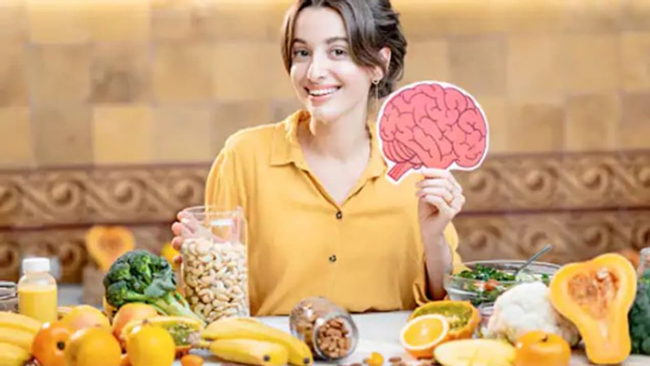 തലച്ചോറിന്റെ ആരോഗ്യത്തിനായി കഴിക്കാം ഈ എട്ട് ഭക്ഷണങ്ങള്... തലച്ചോറിന്റെ ആരോഗ്യത്തിനായി കഴിക്കാം ഈ എട്ട് ഭക്ഷണങ്ങള്...