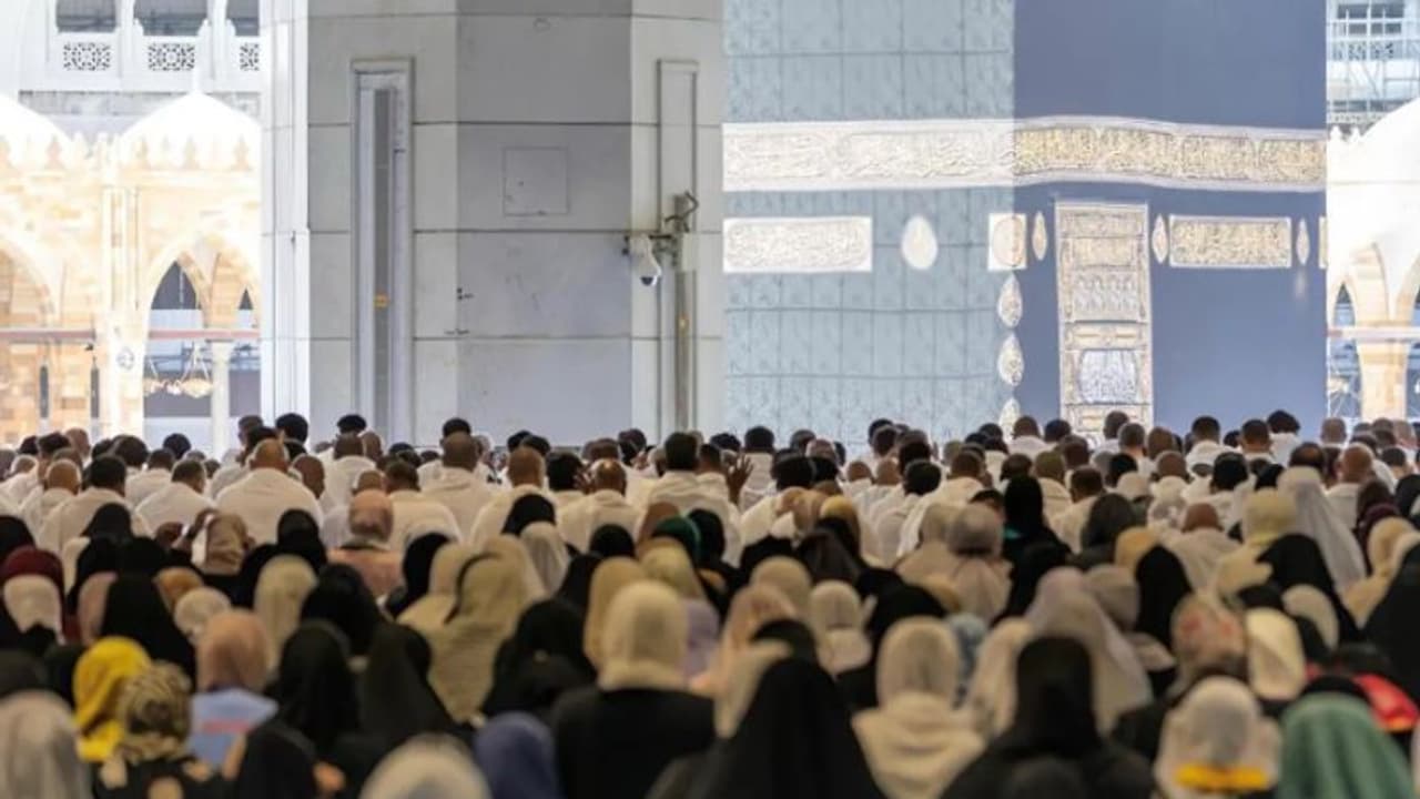 മക്ക ഹറമിൽ ഇഅ്തികാഫ് രജിസ്ട്രേഷൻ ആരംഭിച്ചു മക്ക ഹറമിൽ ഇഅ്തികാഫ് രജിസ്ട്രേഷൻ ആരംഭിച്ചു