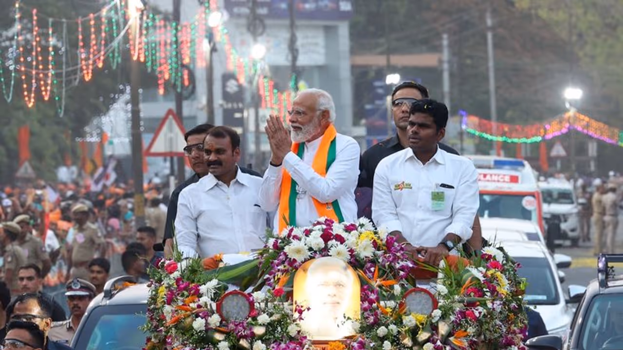 தமிழகத்தில் மீண்டும் களம் இறங்கும் மோடி.. சென்னையில் ரோட் ஷோ.. வேலூரில் பொதுக்கூட்டம் முழு பயண திட்டம் இதோ 