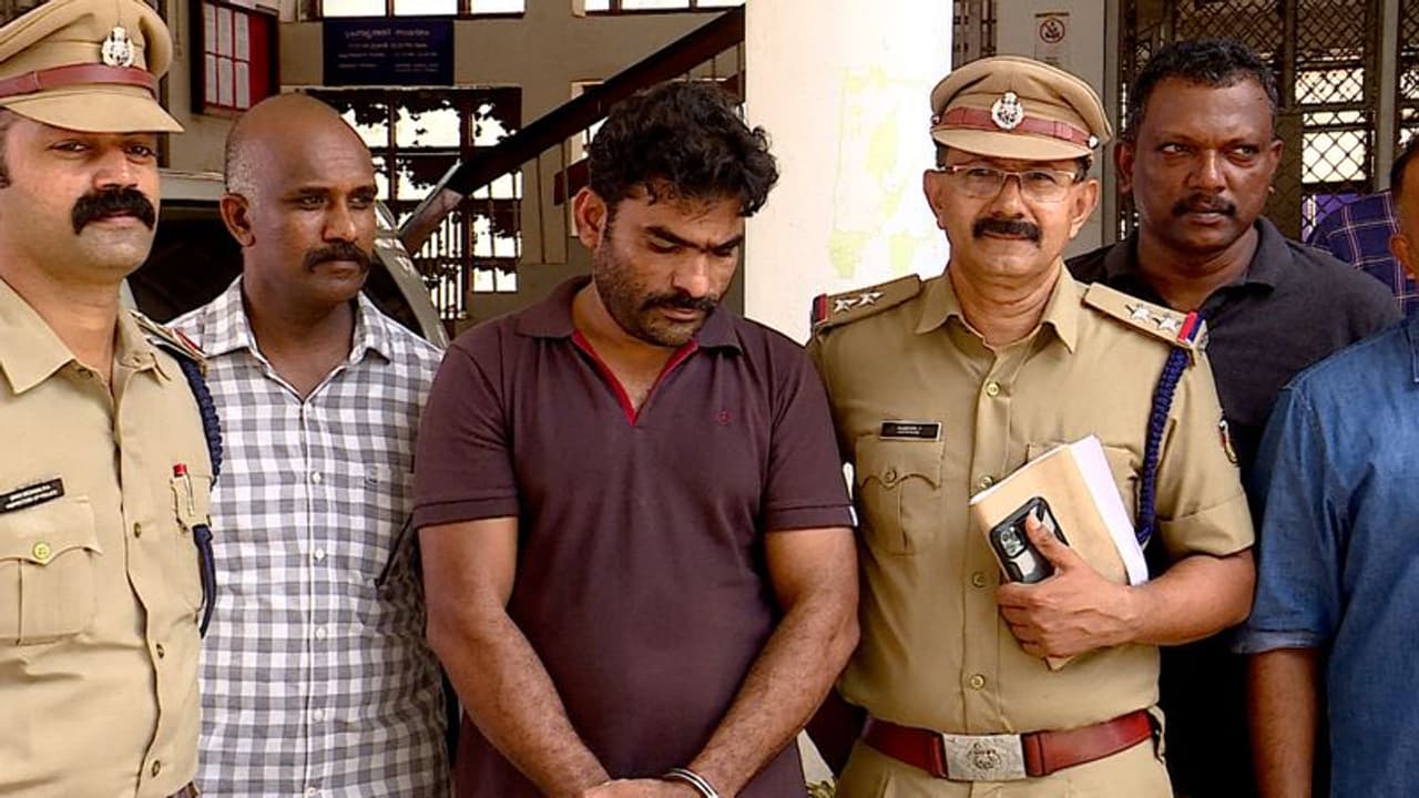 മറ്റ് സംസ്ഥാനങ്ങളിൽ നിന്ന് കഞ്ചാവ് വീട്ടിലെത്തിക്കും, പിന്നീട് മറിച്ച് വിൽപന; 4 പ്രതികൾക്ക് 10 വർഷം തടവ്