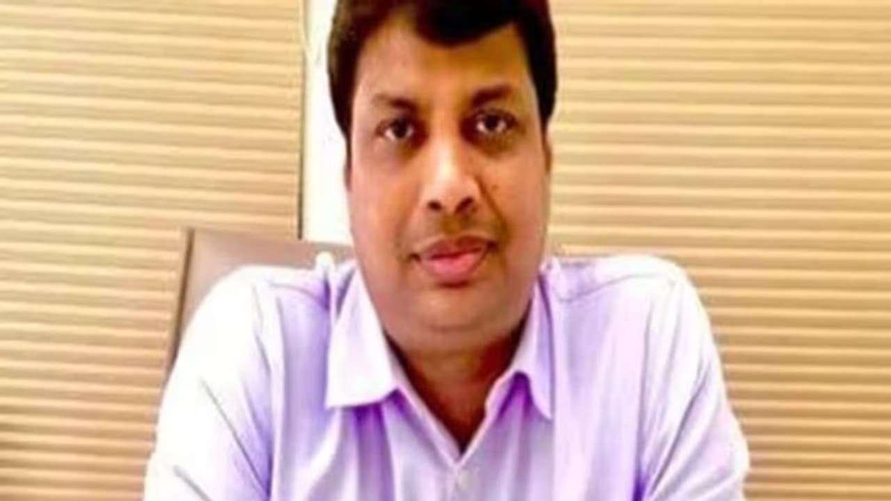 Lok Sabha Elections 2024: गुजरात कांग्रेस को एक और झटका, इस प्रत्याशी ने चुनाव लड़ने से किया इंकार, बताई वजह