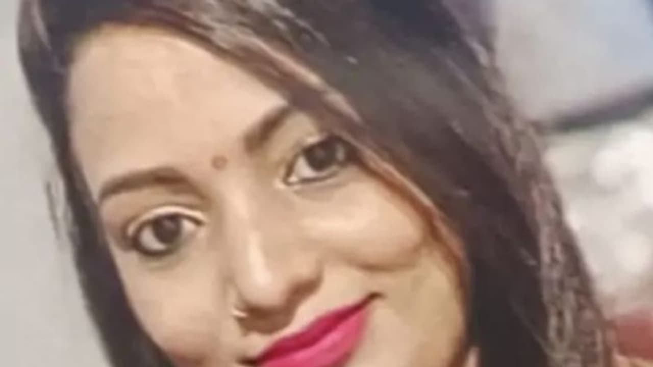 Prayagraj News:विवाहिता ने किया सुसाइड, मायके वालों ने सास ससुर जिंदा फूंक दिया, रोंगटे खड़े कर देने वाली घटना Prayagraj News:विवाहिता ने किया सुसाइड, मायके वालों ने सास ससुर जिंदा फूंक दिया, रोंगटे खड़े कर देने वाली घटना