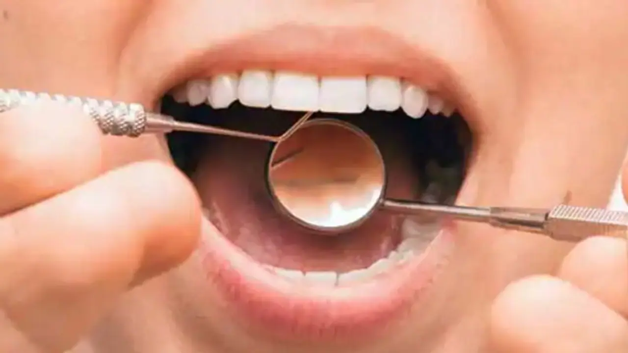  World Oral Health Day 2025 : വായയുടെ ആരോ​ഗ്യത്തിനായി ശ്രദ്ധിക്കേണ്ട കാര്യങ്ങൾ