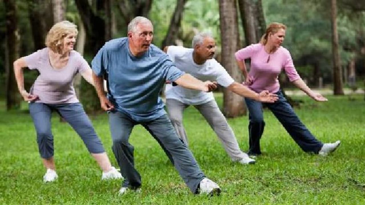 Alzheimer's disease yoga: भूलने की है बीमारी तो आज ही से शुरू करें ये 5 योग, बढ़ने लगेगी याददाश्त