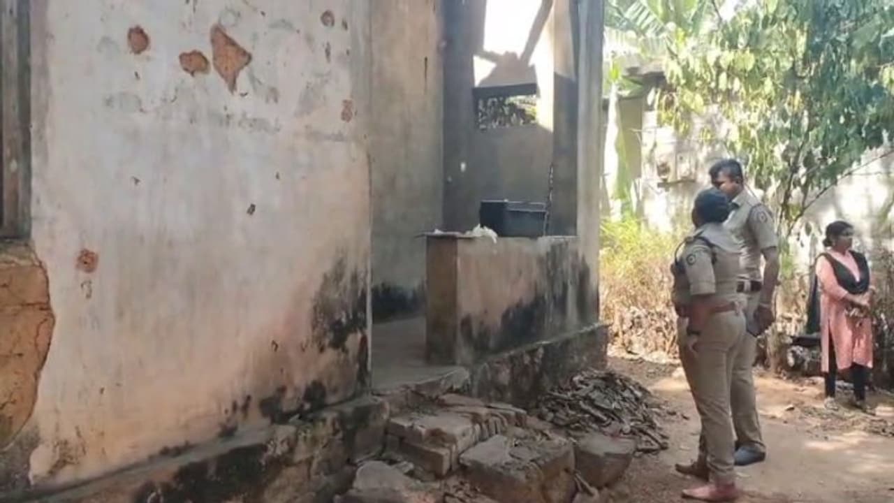 വീടിനുള്ളില്‍ 51കാരനെ മരിച്ച നിലയില്‍ കണ്ടെത്തി, കേസെടുത്ത് പൊലീസ്