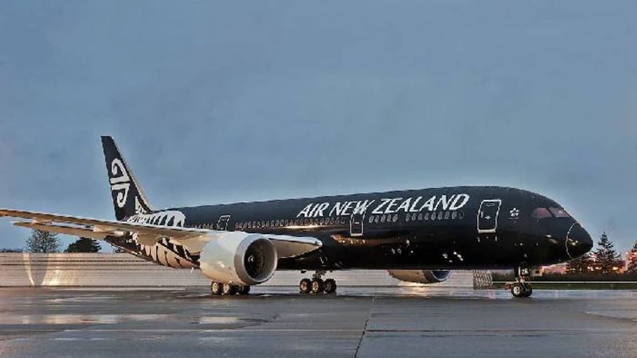 തടി കാരണം വിമാനത്തിൽ നിന്നും പുറത്താക്കി, അധിക്ഷേപിച്ചു; ആരോപണങ്ങളുമായി യാത്രക്കാർ തടി കാരണം വിമാനത്തിൽ നിന്നും പുറത്താക്കി, അധിക്ഷേപിച്ചു; ആരോപണങ്ങളുമായി യാത്രക്കാർ