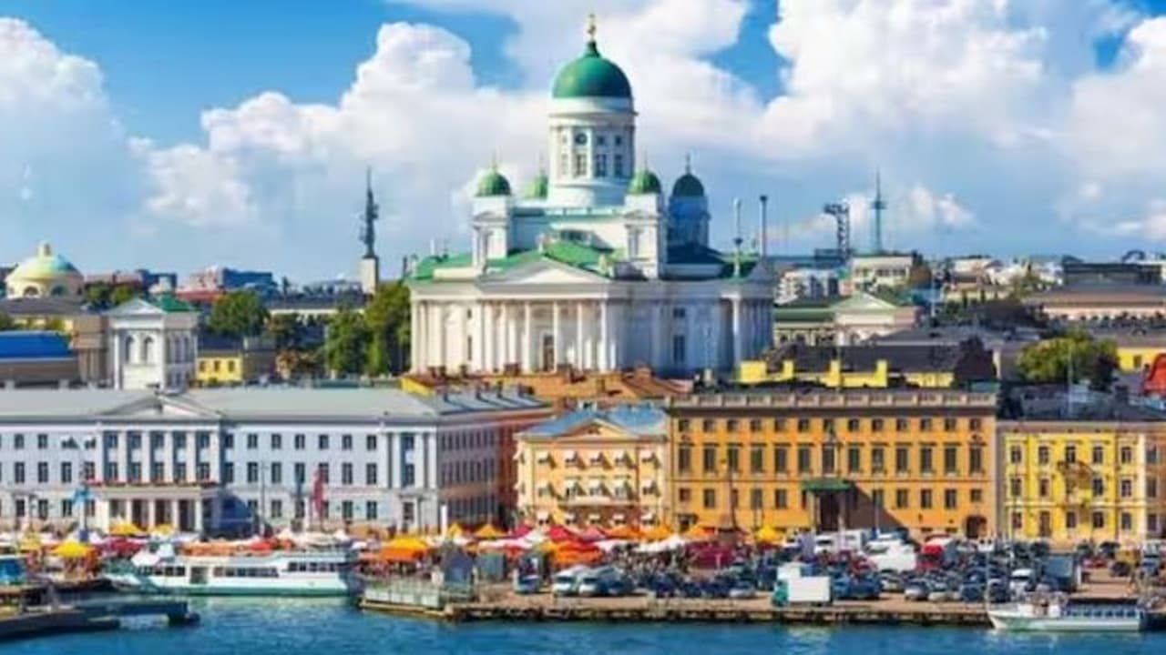 2024లో ప్రపంచంలో అత్యంత సంతోషకరమైన దేశాలు ఇవే.. మరి ఇండియా సంగతేంటి ? 2024లో ప్రపంచంలో అత్యంత సంతోషకరమైన దేశాలు ఇవే.. మరి ఇండియా సంగతేంటి ?