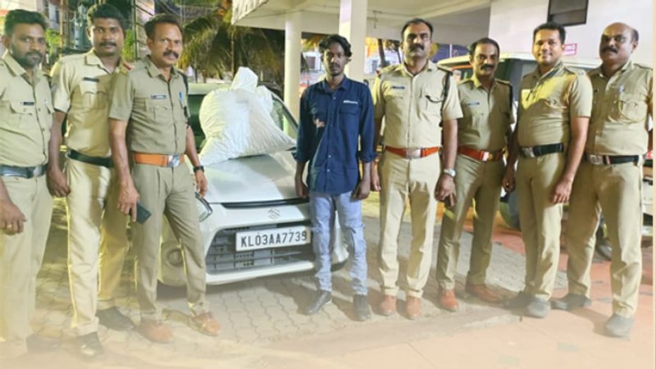 ആഡംബര ജീവിതം, ഇടയ്ക്കിടെ കാറുകള് മാറ്റും, അതിനൊരു കാരണമുണ്ടായിരുന്നു, പക്ഷേ തെളിവുസഹിതം പൊക്കി എക്സൈസ് ആഡംബര ജീവിതം, ഇടയ്ക്കിടെ കാറുകള് മാറ്റും, അതിനൊരു കാരണമുണ്ടായിരുന്നു, പക്ഷേ തെളിവുസഹിതം പൊക്കി എക്സൈസ്