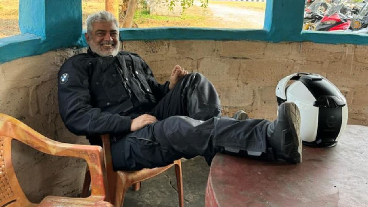 Ajith : அஜித்தின் ‘வாத்தி’ ரைடு... பைக் ட்ரிப்பின் போது அஜித் இந்த வேலையெல்லாம் செய்கிறாரா? வைரல் வீடியோ இதோ Ajith : அஜித்தின் ‘வாத்தி’ ரைடு... பைக் ட்ரிப்பின் போது அஜித் இந்த வேலையெல்லாம் செய்கிறாரா? வைரல் வீடியோ இதோ