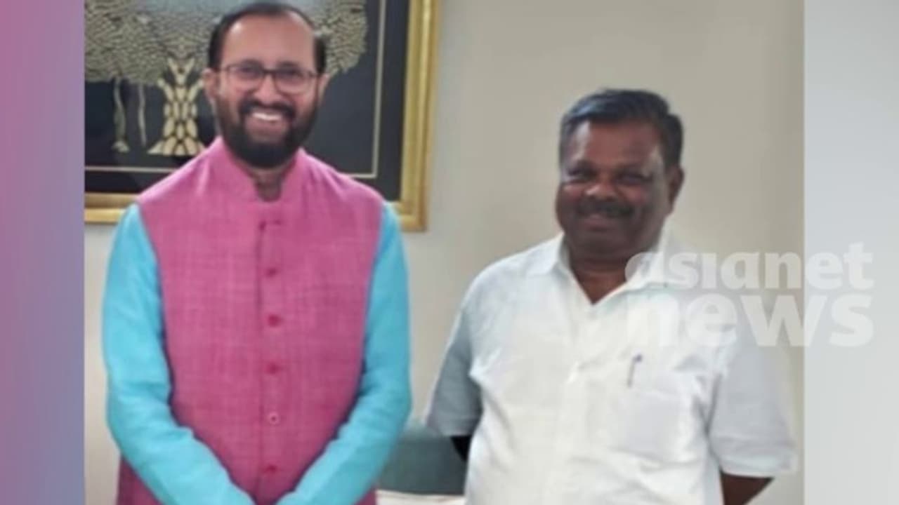 എസ് രാജേന്ദ്രൻ ബിജെപിയിലേക്ക് ? നിര്ണായക നീക്കം; ദില്ലിയിൽ പ്രകാശ് ജാവദേക്കറുമായി കൂടിക്കാഴ്ച എസ് രാജേന്ദ്രൻ ബിജെപിയിലേക്ക് ? നിര്ണായക നീക്കം; ദില്ലിയിൽ പ്രകാശ് ജാവദേക്കറുമായി കൂടിക്കാഴ്ച