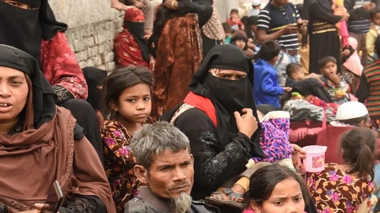 ರೋಹಿಂಗ್ಯಾಗಳಿಗೆ ಭಾರತದಲ್ಲಿ ನೆಲೆಸಲು ಯಾವುದೇ ಮೂಲಭೂತ ಹಕ್ಕಿಲ್ಲ: ಸುಪ್ರೀಂ ಕೋರ್ಟ್ಗೆ ತಿಳಿಸಿದ ಕೇಂದ್ರ ರೋಹಿಂಗ್ಯಾಗಳಿಗೆ ಭಾರತದಲ್ಲಿ ನೆಲೆಸಲು ಯಾವುದೇ ಮೂಲಭೂತ ಹಕ್ಕಿಲ್ಲ: ಸುಪ್ರೀಂ ಕೋರ್ಟ್ಗೆ ತಿಳಿಸಿದ ಕೇಂದ್ರ