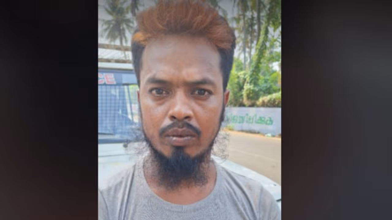 'അസമയത്ത് കോഴി കടയില് വന് തിരക്ക്'; രഹസ്യനിരീക്ഷണം, കണ്ടെത്തിയത് ലഹരി കച്ചവടം, അറസ്റ്റ് 'അസമയത്ത് കോഴി കടയില് വന് തിരക്ക്'; രഹസ്യനിരീക്ഷണം, കണ്ടെത്തിയത് ലഹരി കച്ചവടം, അറസ്റ്റ്