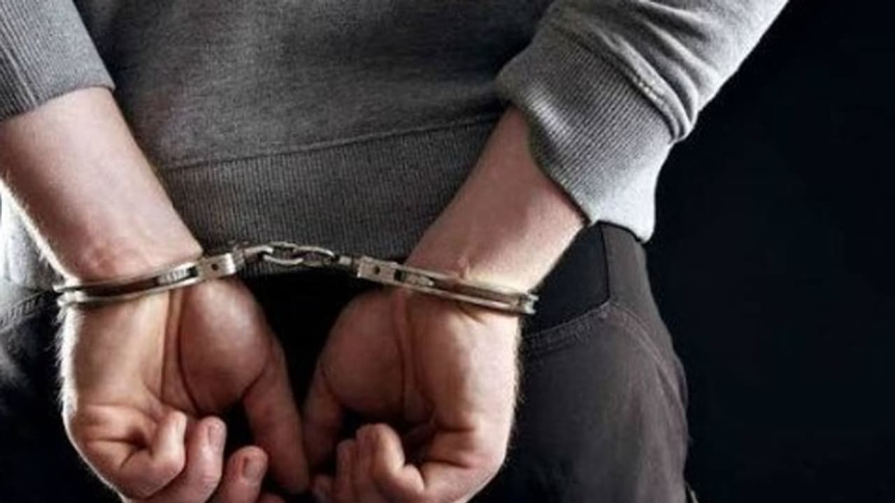 അഞ്ചര വയസുകാരിയെ ബലാത്സംഗം ചെയ്ത് കൊലപ്പെടുത്തിയ കേസ്; രണ്ടുപേർ അറസ്റ്റിൽ അഞ്ചര വയസുകാരിയെ ബലാത്സംഗം ചെയ്ത് കൊലപ്പെടുത്തിയ കേസ്; രണ്ടുപേർ അറസ്റ്റിൽ