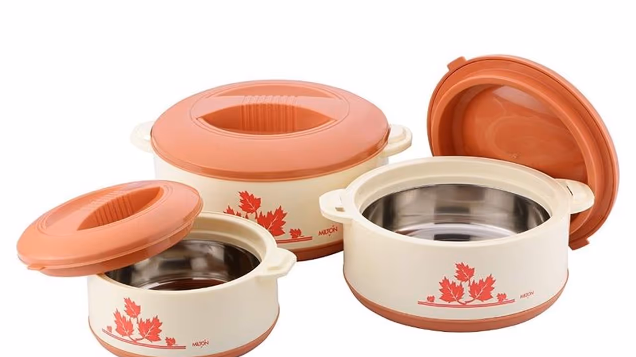 ஆவணங்கள் இல்லாமல் ஒரு லட்சம் மதிப்புள்ள ஹாட் பாக்ஸ்கள்! பறிமுதல் செய்த பறக்கும் படை! ஆவணங்கள் இல்லாமல் ஒரு லட்சம் மதிப்புள்ள ஹாட் பாக்ஸ்கள்! பறிமுதல் செய்த பறக்கும் படை!