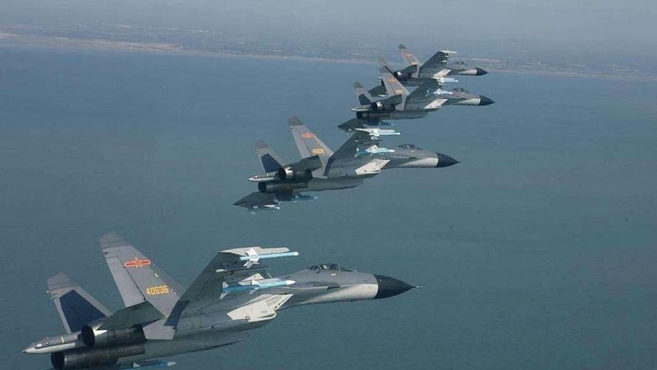 ചൈന കെണിയൊരുക്കുന്നോ? ഈ രാജ്യത്തേക്ക് കടന്നത് ഡസൻ കണക്കിന് യുദ്ധവിമാനങ്ങൾ! ഒപ്പം യുദ്ധക്കപ്പലുകളും! ചൈന കെണിയൊരുക്കുന്നോ? ഈ രാജ്യത്തേക്ക് കടന്നത് ഡസൻ കണക്കിന് യുദ്ധവിമാനങ്ങൾ! ഒപ്പം യുദ്ധക്കപ്പലുകളും!