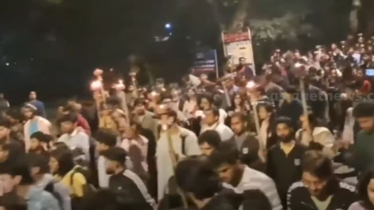 ജെഎൻയുവിൽ നാളെ വോട്ടെടുപ്പ്, തെരഞ്ഞെടുപ്പ് നടക്കുന്നത് നാല് വർഷത്തിന് ശേഷം, കനത്ത സുരക്ഷ ജെഎൻയുവിൽ നാളെ വോട്ടെടുപ്പ്, തെരഞ്ഞെടുപ്പ് നടക്കുന്നത് നാല് വർഷത്തിന് ശേഷം, കനത്ത സുരക്ഷ