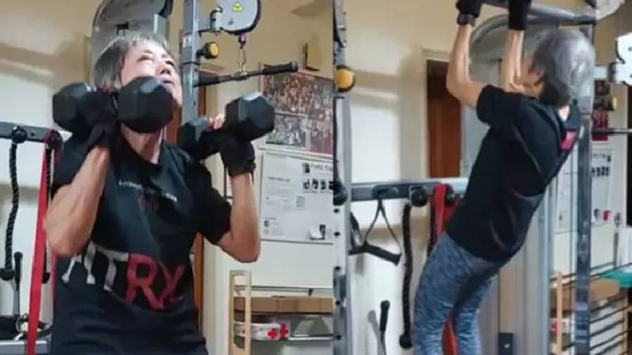 പുഷ് അപ്പും പുള് അപ്പുമെല്ലാം പുഷ്പം പോലെ, മുത്തശ്ശിയുടെ വയസ് ഊഹിക്കാമോ? പുഷ് അപ്പും പുള് അപ്പുമെല്ലാം പുഷ്പം പോലെ, മുത്തശ്ശിയുടെ വയസ് ഊഹിക്കാമോ?