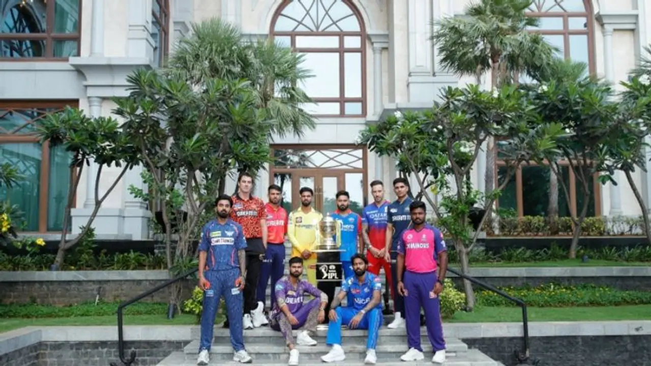 പഞ്ചാബും ക്യാപ്റ്റനെ മാറ്റിയോ, ക്യാപ്റ്റൻമാരുടെ ഗ്രൂപ്പ് ഫോട്ടോയിൽ ധോണി മാത്രമല്ല ധവാനുമില്ല; ഒടുവിൽ വിശദീകരണം പഞ്ചാബും ക്യാപ്റ്റനെ മാറ്റിയോ, ക്യാപ്റ്റൻമാരുടെ ഗ്രൂപ്പ് ഫോട്ടോയിൽ ധോണി മാത്രമല്ല ധവാനുമില്ല; ഒടുവിൽ വിശദീകരണം