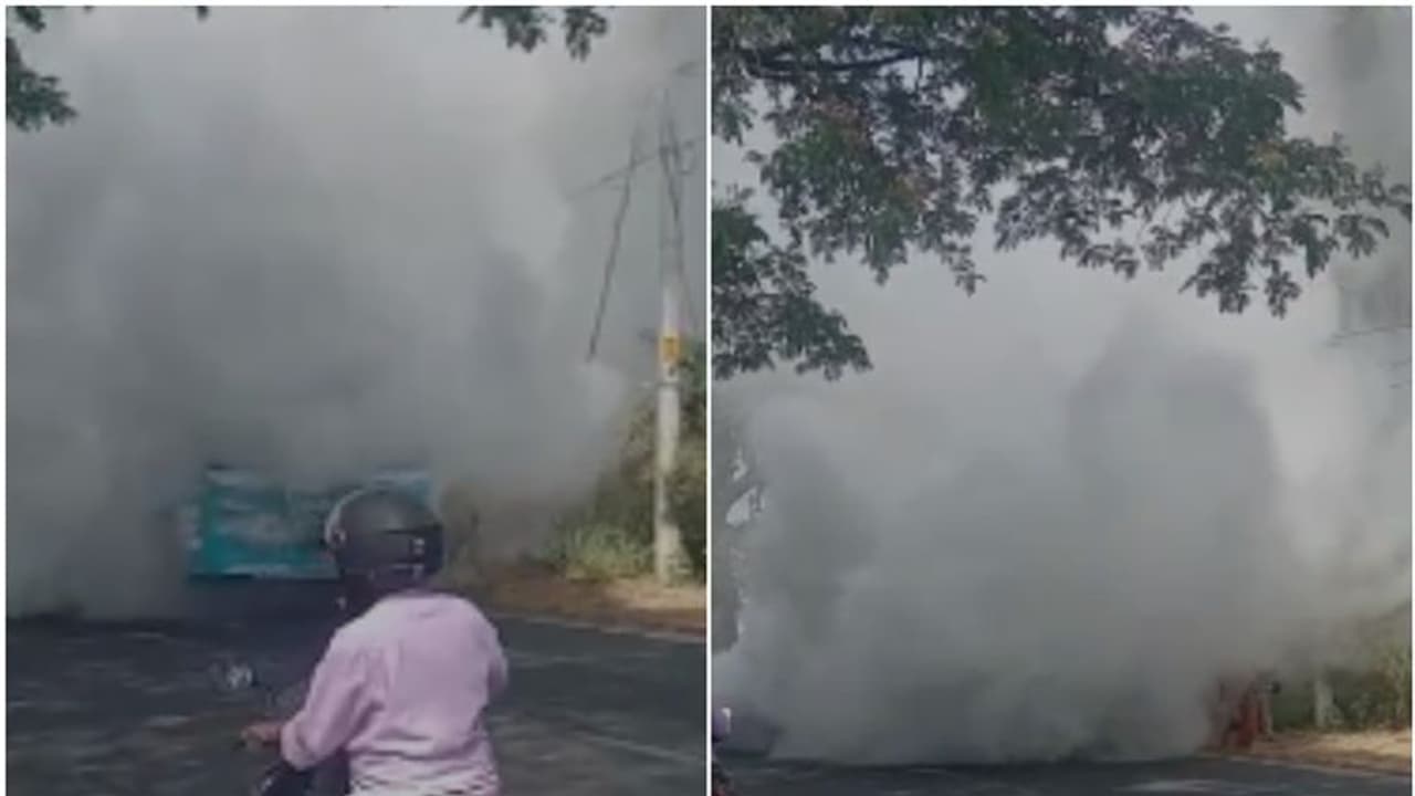 പാലക്കാട് ഓടിക്കൊണ്ടിരുന്ന ബസിൽ നിന്നും പുക ഉയർന്നു, ബസിനെ ഒന്നാകെ മൂടി പുക! കാരണം എഞ്ചിനിലെ സാങ്കേതിക തകരാർ